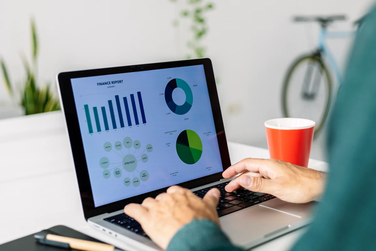 병원 마케팅 대행사의 월간 성과 보고서 화면